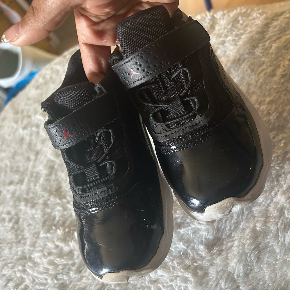 Jordan 11 Retro low